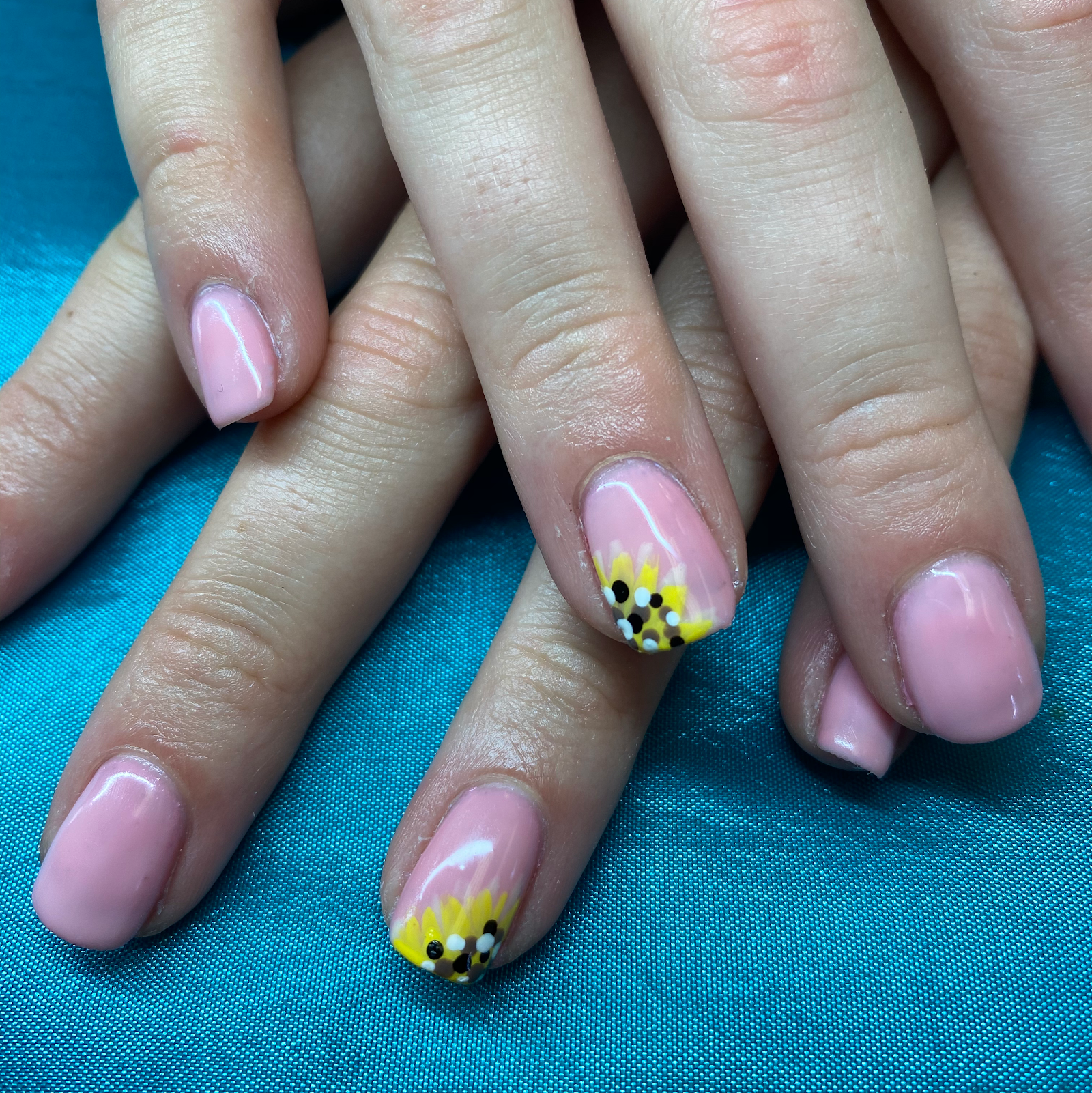Blades Salon nail photo 2